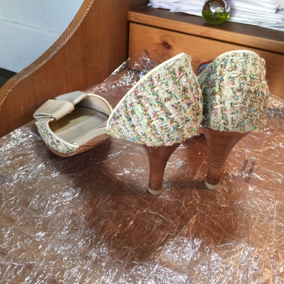 CHANEL TWEED SIZE 39 US 9 FABRIC PUMPS SHOES/HEELS ITALY MULTI-COLOR CLOSED SHOE - Picture 4 of 9